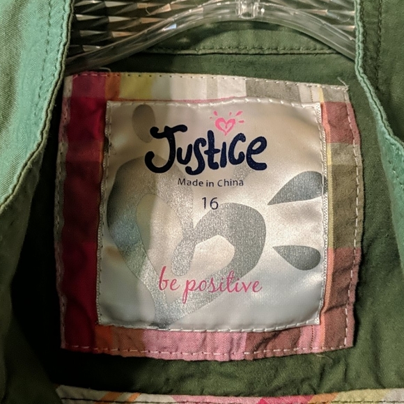 Vest - Picture 3 of 5